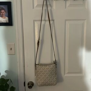 MICHAEL KORS CROSSBODY